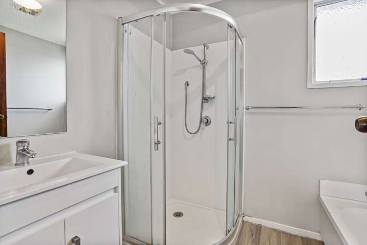 307 Roscommon Road Clendon Park_14