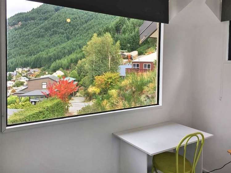 20 Lochy Road Fernhill/Sunshine Bay_9