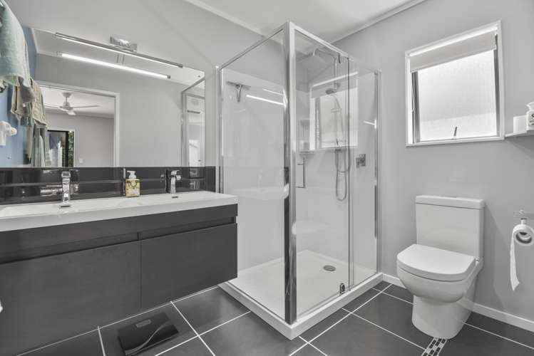 96 Brian Crescent Stanmore Bay_10