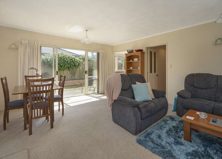 2/81 Kingsford Drive Stoke_2