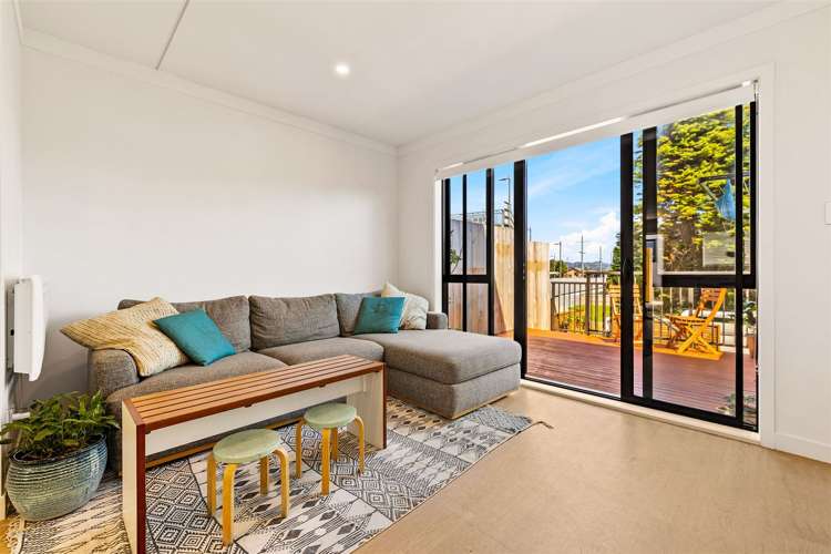 4/2 Brandon Road Glen Eden_6