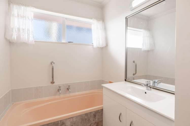 18 Robertson Street Glenholme_10
