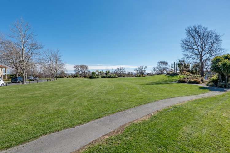 2 Harrys Way Redwood_24