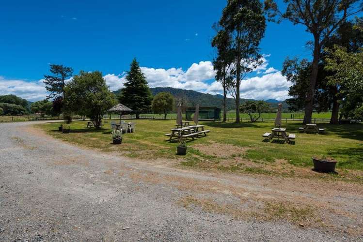 1162 Queen Charlotte Drive Anakiwa and Surrounds_12