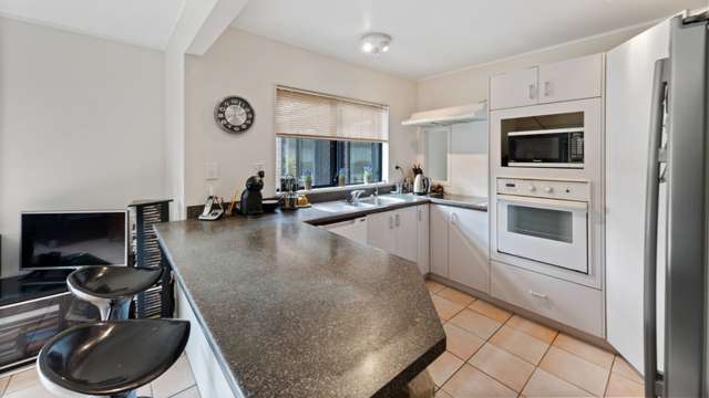 8 Gairloch Place Wattle Downs_2