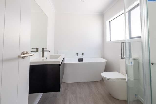 1-2 Helvetia Grove Naenae_4