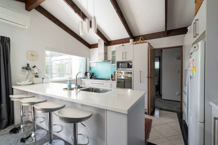 2/15 Mere Road Taupo_5