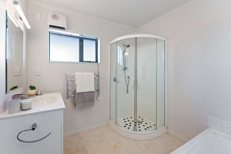 6 Waihurihia Street Otaki_12