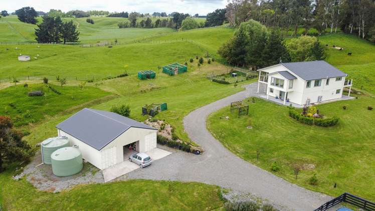 63 Knight Road Dannevirke_1