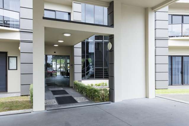 Studio Apartment 117 in Portside Hotel Complex