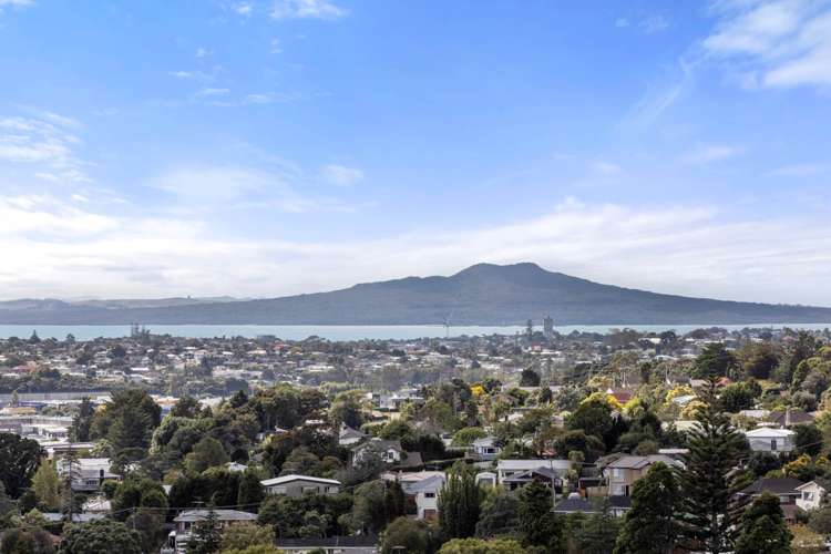 611c Glenfield Road Totara Vale_1