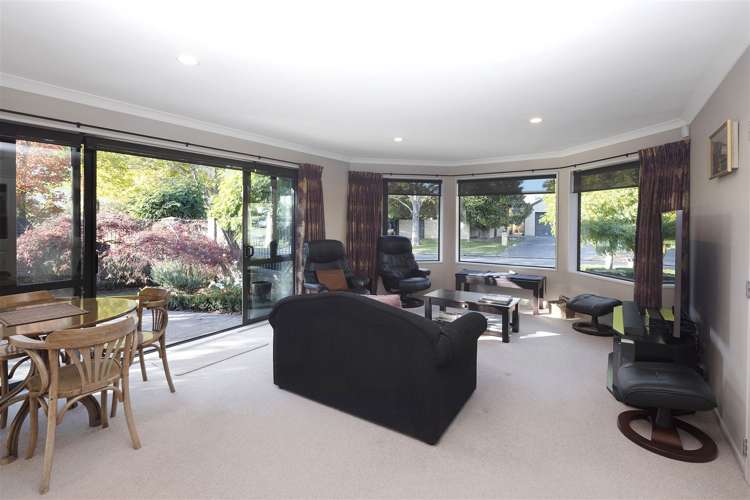 4 Vaughan Way Redwood_6
