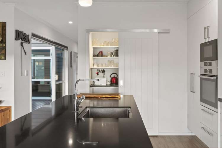 8 Celmisia Retreat Papamoa Beach_11