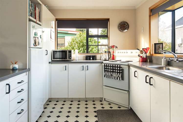 49 Elderlee Street Milton_9