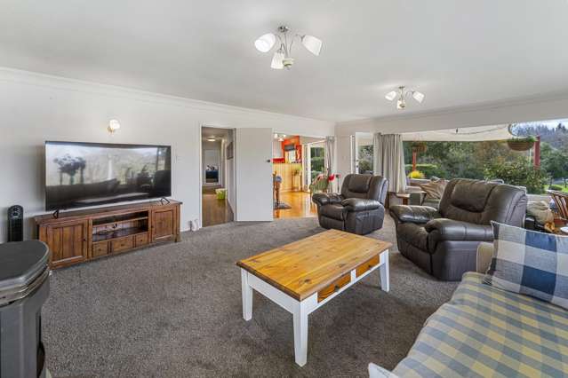2/181 Mapara Road Acacia Bay_2