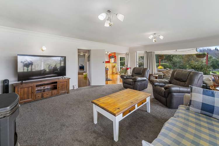 2/181 Mapara Road Acacia Bay_2