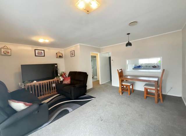 Unit in a popular Mangere east location