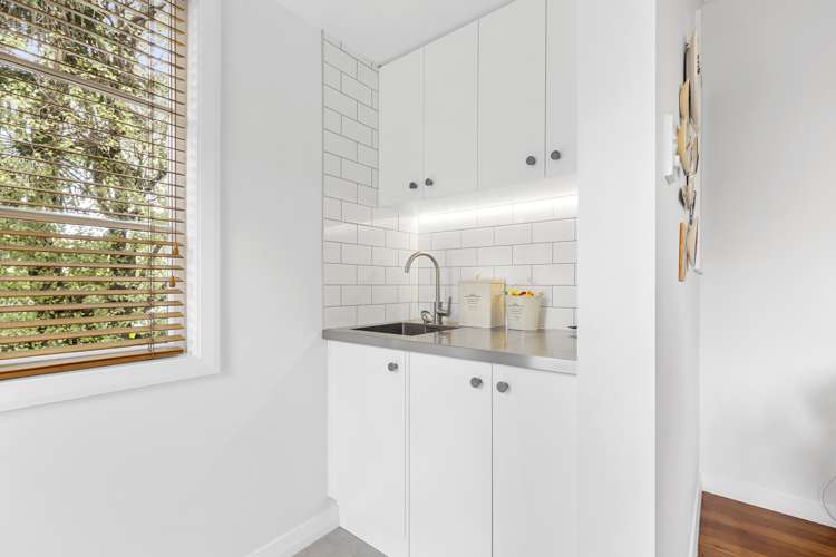 85 Savage Crescent West End_9