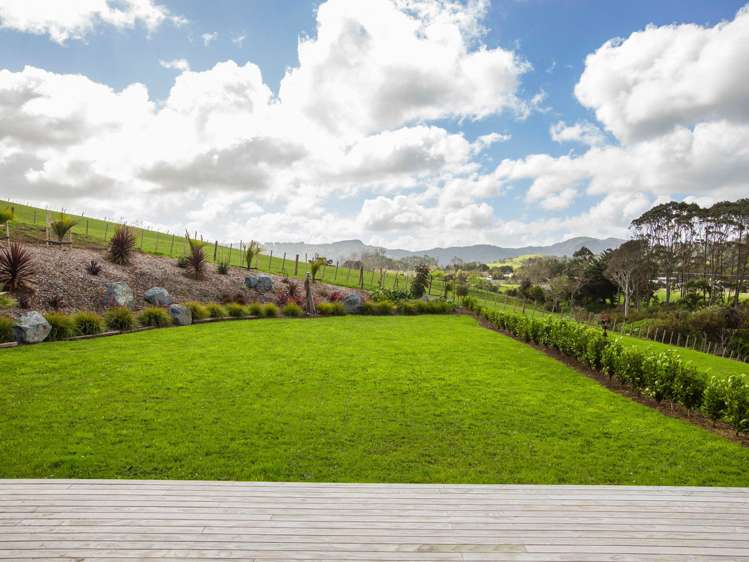 21 Laly Haddon Place Matakana_20