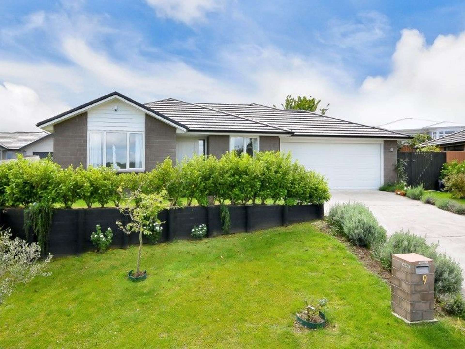 9 Cabourne Drive Glenview_0