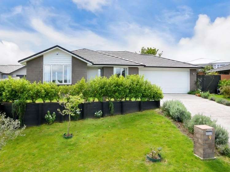 9 Cabourne Drive Glenview_0