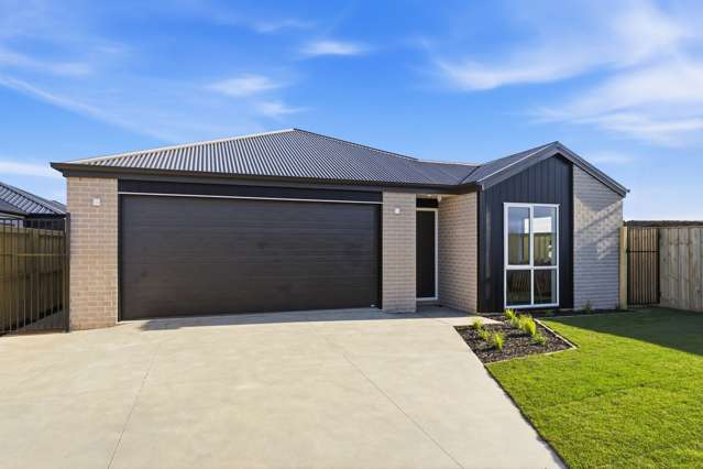 Brand New Family Living with Premium Finishes!