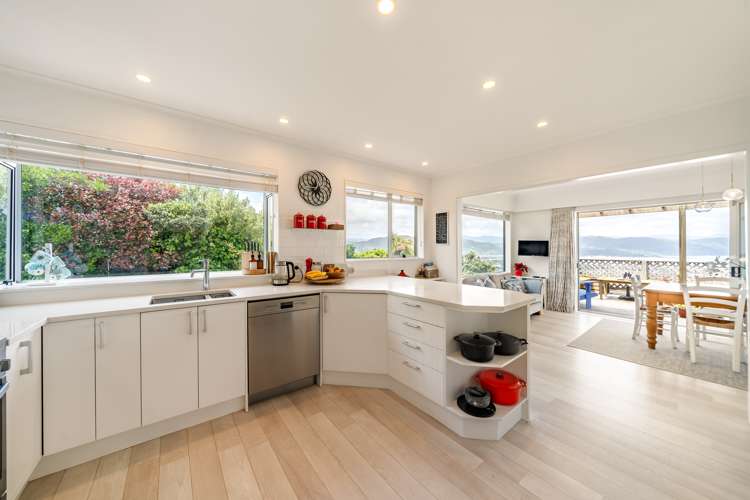 90 Dowse Drive Maungaraki_10