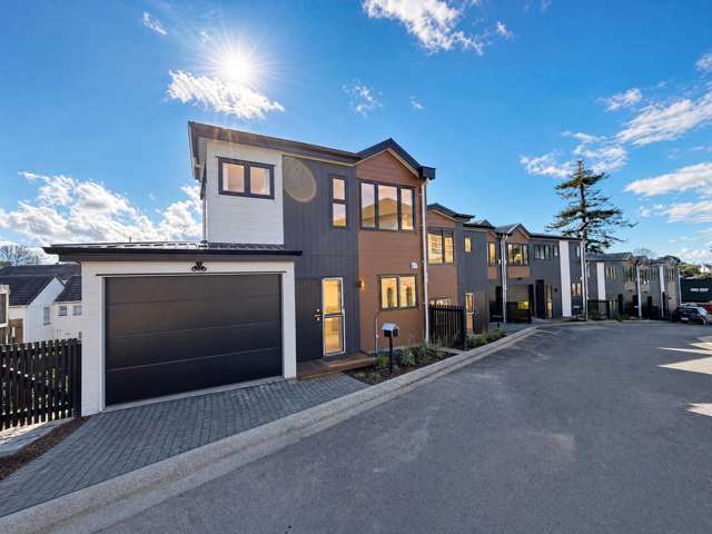 Brand-New in the Heart of Howick