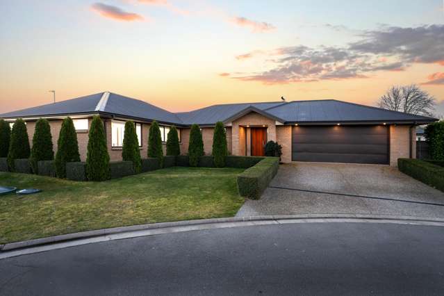 Sun-Soaked, Stylish, and Seriously Spacious