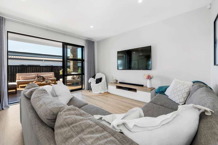 8 Doidge Street Beachlands_14