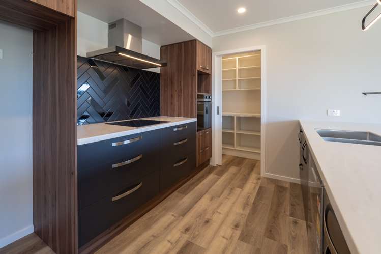 1 Strowan Avenue Elgin_9