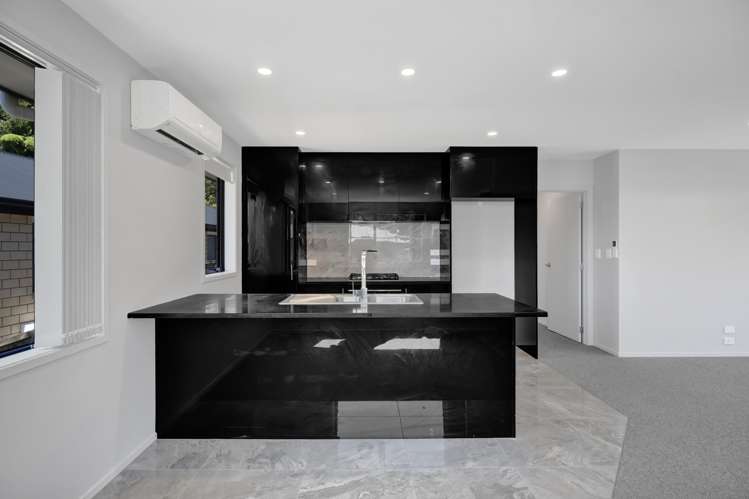 8A Frederick Place Whalers Gate_1