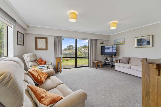 44 Norfolk Crescent Otaki Beach_3