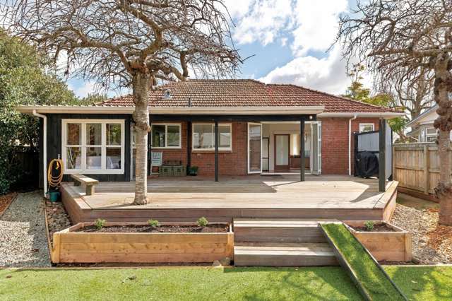 Double Glazed & Thoughtfully Modernised!