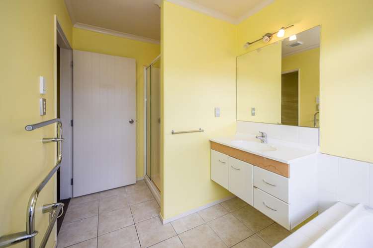 13 Thomas Road Huntington_21