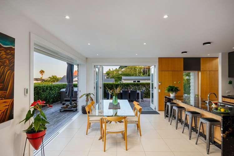 8 Summit Drive Mount Albert_15