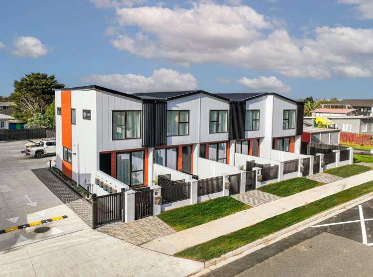 1/50 Hutton street_0