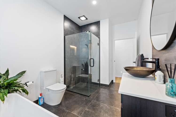 55 Raupo Crescent Wharewaka_18