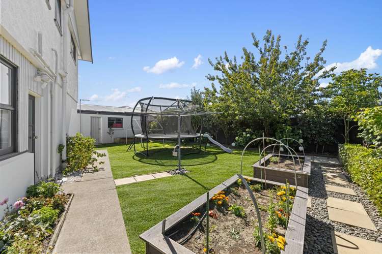 21 Woodstock Place Russley_28