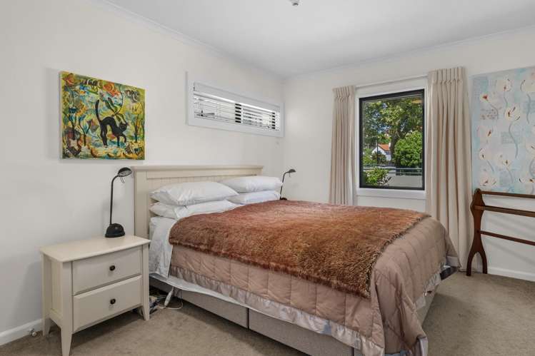 1/2 Sixth Avenue Avenues_20