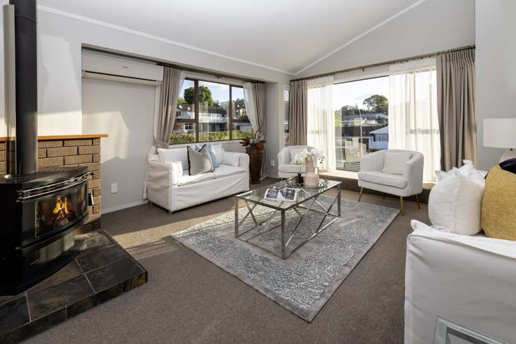 35 Pickwick Parade Mellons Bay_9