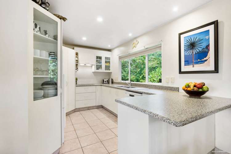 29 De Val Drive Titirangi_5