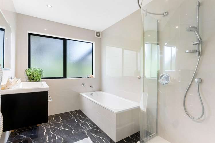 197 Forest Hill Road Waiatarua_18