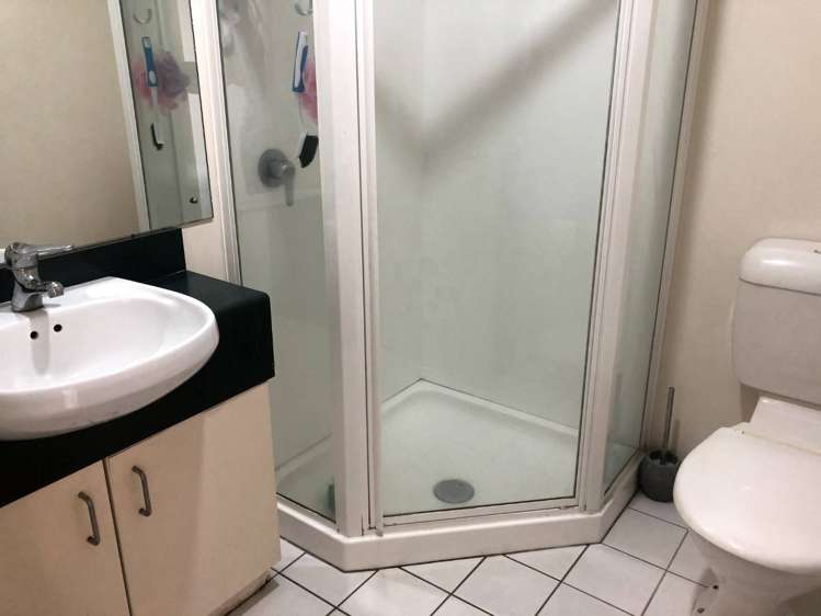 7/25 Rossmay Terrace Mount Eden_10