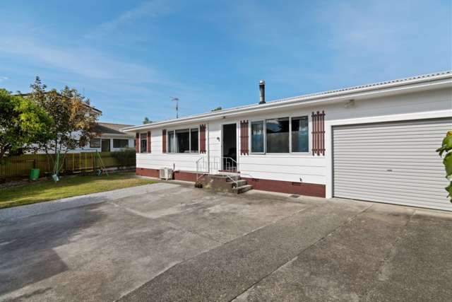 Large Unit in Prime Location, Vacant Possssion!