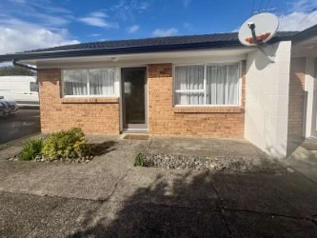 Spacious 2-Bedroom Unit in Te Atatū
