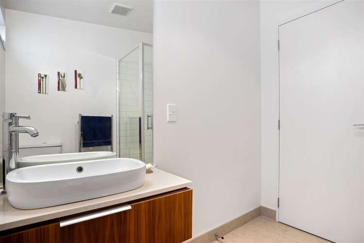 8 Koromiko Street Saint Martins_13