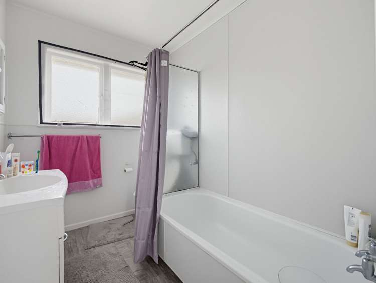 23 Southsea Crescent Silverdale_10