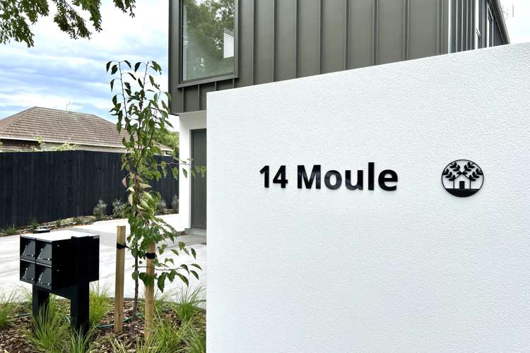 2/14 Moule Street Addington_18