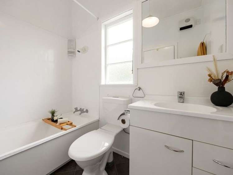 16A Bains Avenue 1074_7
